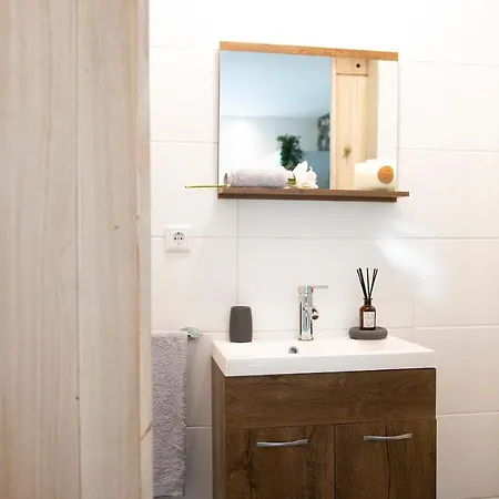 לינה וארוחת בוקר Eindhoven Inn