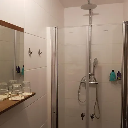 Eindhoven Inn לינה וארוחת בוקר